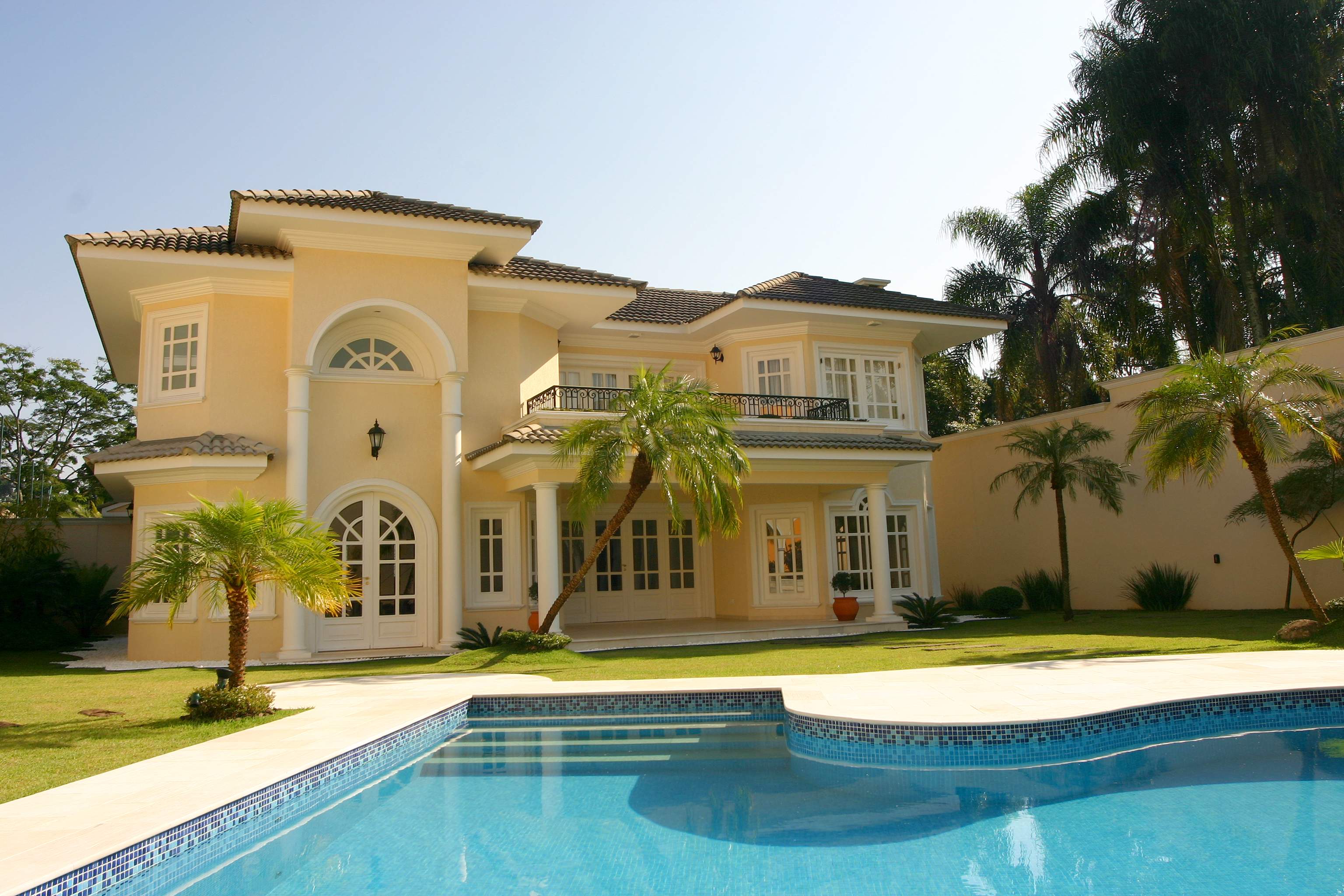 Fachada com piscina (9).jpg